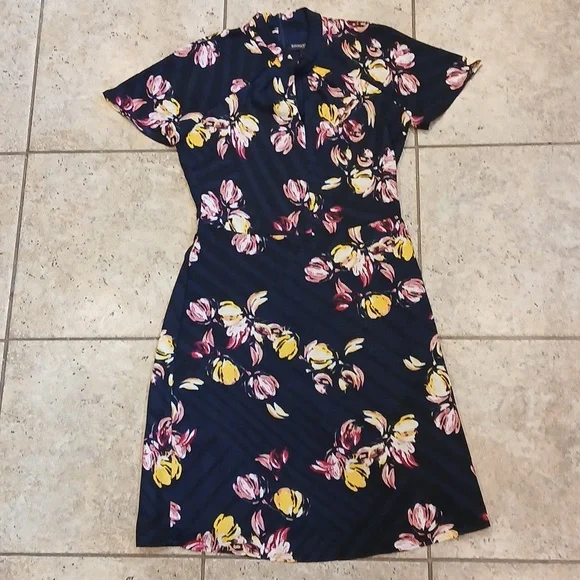 NWOT Banana Republic Twist Neck Fit And Flare Dress - Picture 4 of 6